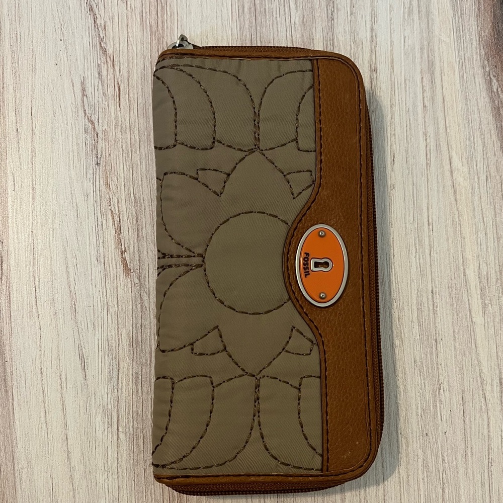 Fossil wallet